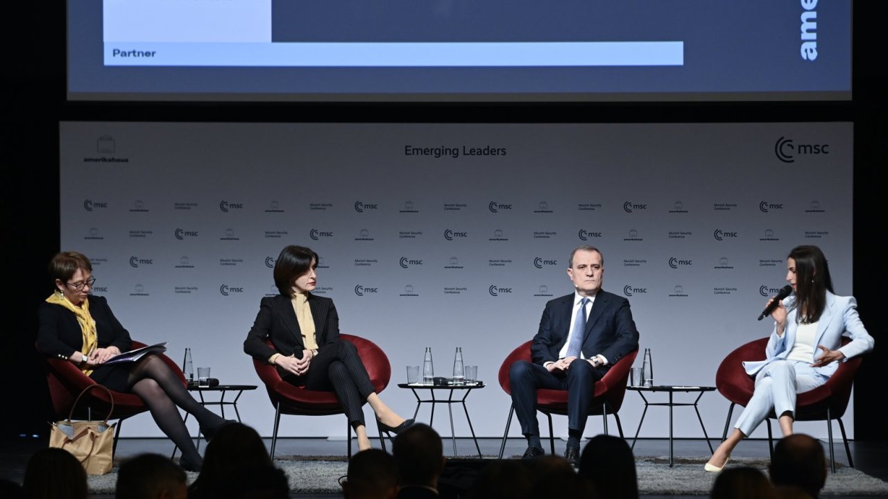 Ceyhun Bayramov Münxen Təhlükəsizlik Konfransı çərçivəsində panel müzakirələrində çıxış etdi