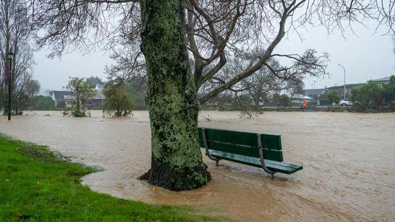 Yeni Zelanda’da 30 binden fazla hane elektriksiz kaldı