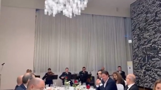 Serbiya hərbi orkestri Prezident İlham Əliyevin səfəri zamanı “Ay Laçın”ı ifa etdi