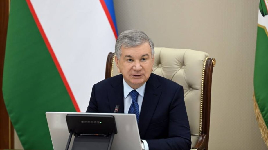 Özbəkistan Prezidenti kosmosa seni peykin və ilk kosmonavtın göndərilməsi ilə bağlı müşavirə keçirib