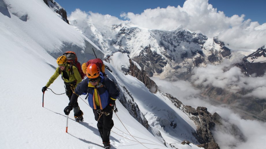 Qeyri-peşəkar alpinistlər Everestə buraxılmayacaq