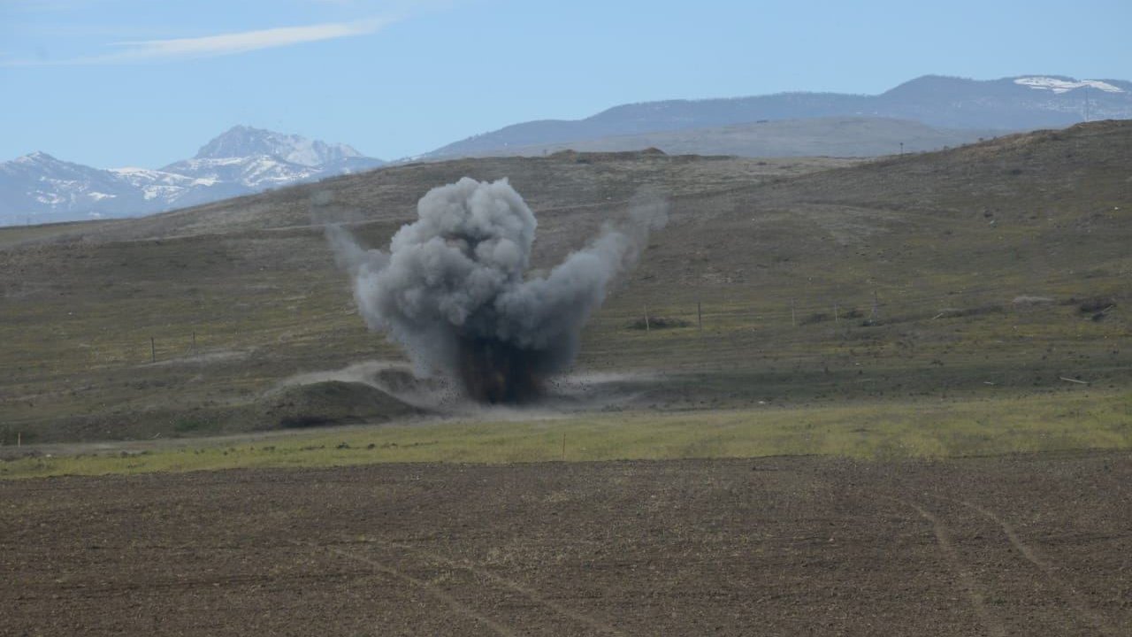 Agentlik əməkdaşı Xocalıda minaya düşdü