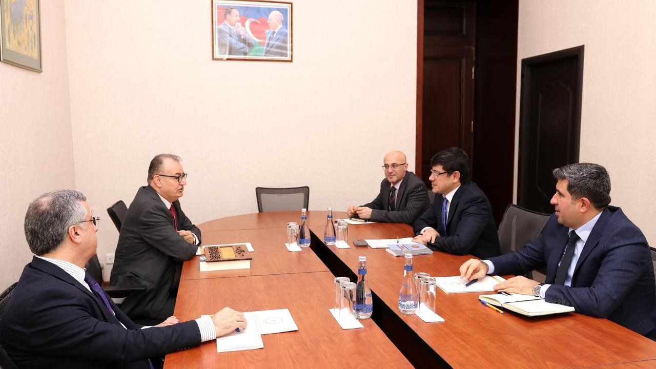 Fuad Muradov Kərkük Mədəniyyət Dərnəyinin təsisçisi ilə görüşdü