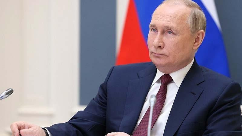 Putin: Batı'nın Rusya'yı stratejik yenilgiye uğratma çabaları başarısız