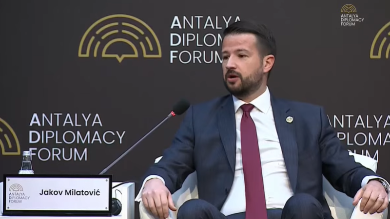 Monteneqro Prezidenti Qlobal Bakı Forumunda iştirak edəcək