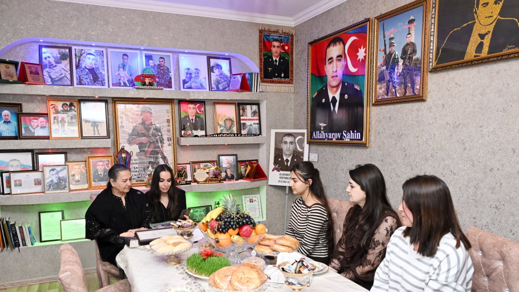 Heydər Əliyev Fondunun vitse-prezidenti Leyla Əliyeva Vətən Müharibəsi Qəhrəmanı Şahin Allahyarovun ailəsini ziyarət edib