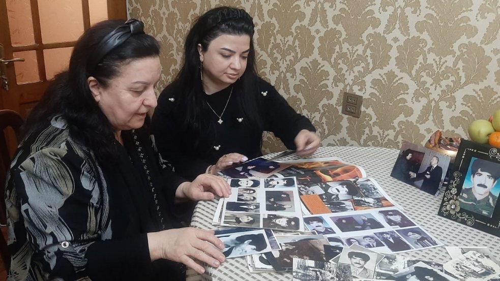 Səni gözləyirik səndən xəbərsiz...