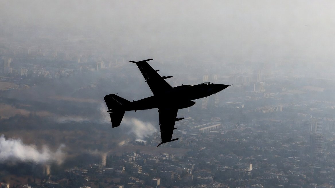 ABŞ İrana dənizdən və havadan zərbələr endirir