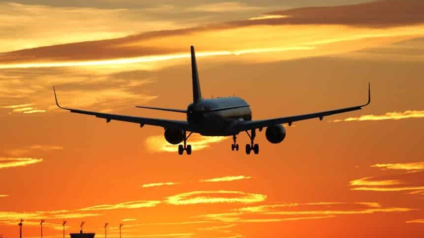 Əbu-Dabidən Bakıya hərəkət edən aviareys bu səbəbdən geri qayıdır