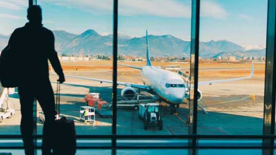 Yaxın Şərqdə 4 mindən çox qazaxıstanlı turist qalıb