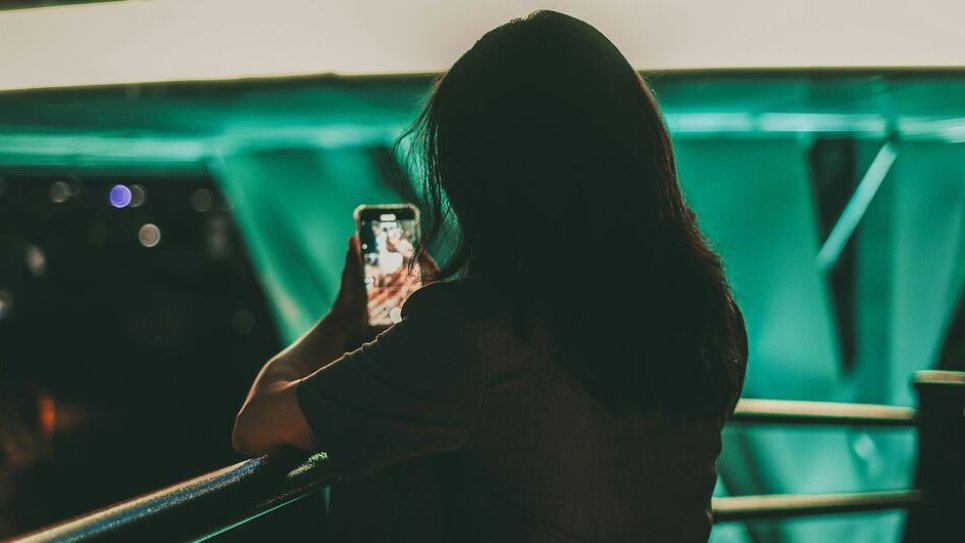 İki beynəlxalq təşkilat süni intellekt dövründə iş yerlərində yaranan risklər barədə xəbərdarlıq edib