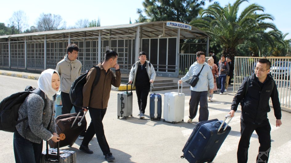 “Sinxua”: Azərbaycan hökuməti Çin vətəndaşlarının İrandan ölkəyə girişinə böyük dəstək göstərib