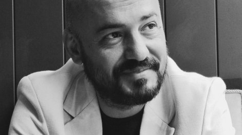 Səhnə dizayneri Mustafa Mustafayev: İstənilən yeni tamaşa bir çağırışdır – MÜSAHİBƏ