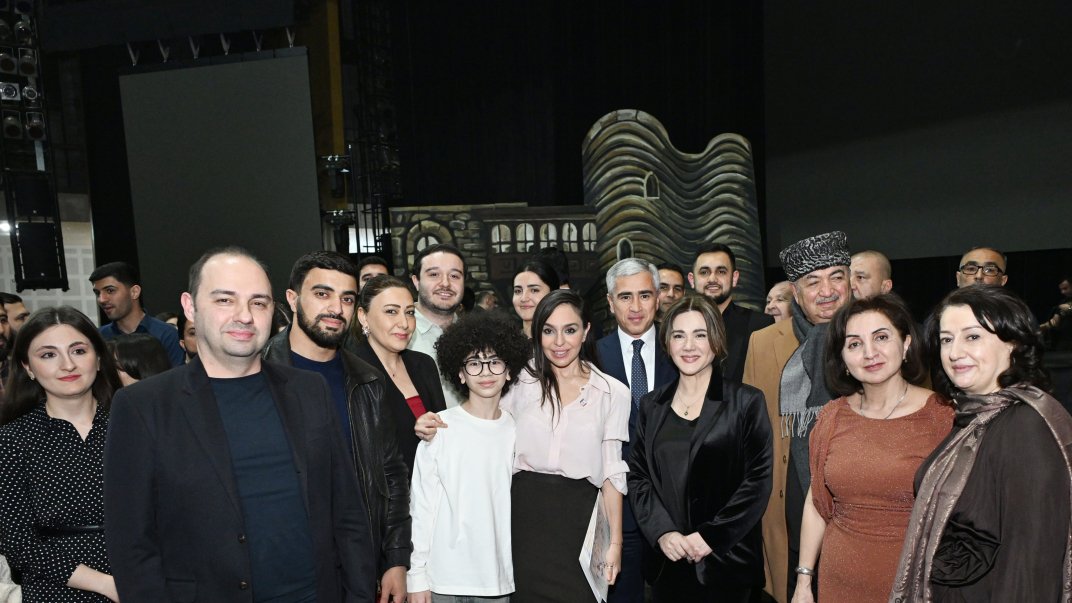 Leyla Əliyeva Heydər Əliyev Sarayında “Yalnız mədəniyyət” adlı musiqili tamaşada iştirak edib