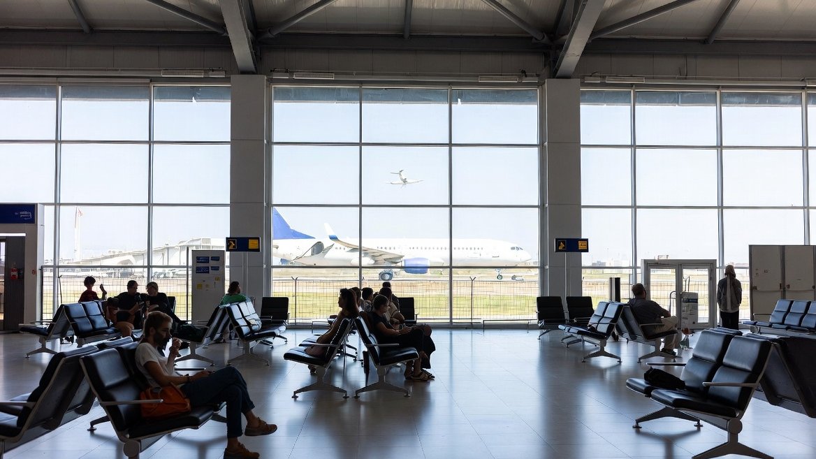 Dubay aeroportu fəaliyyətini dayandırıb