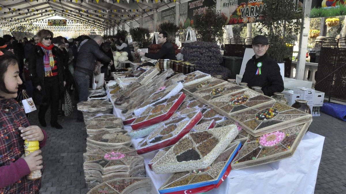 Novruz ərəfəsində çərəz bazarı: İranla bağlı vəziyyət qiymətlərə təsir göstərəcək?