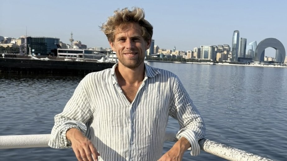 Teodor Falkoner: Qoy bu mahnı Bakının məndə yaratdığı hərarətli və nurlu hissləri insanlara bəxş etsin