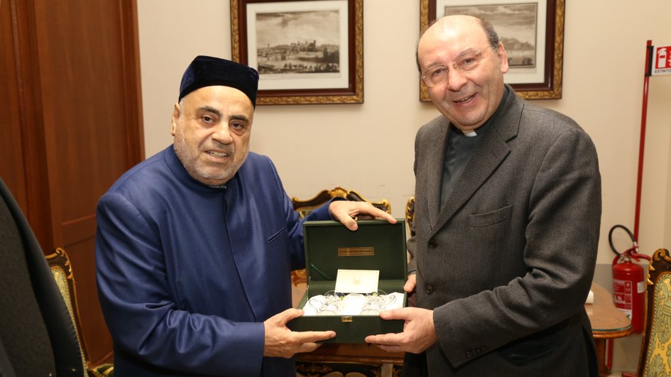 Chairman of Caucasus Muslims Office visits Vatican Apostolic Library