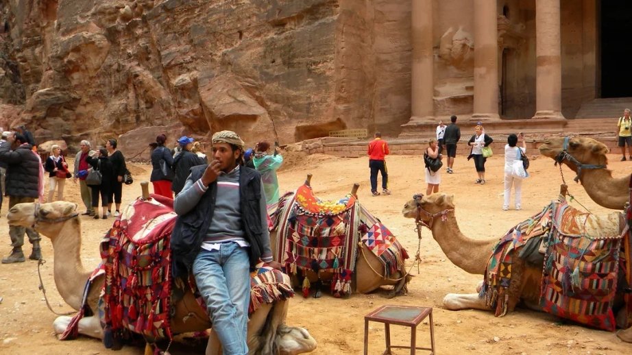 Yaxın Şərqin turizm sənayesi münaqişə səbəbindən gündə 600 milyon dollar itirir