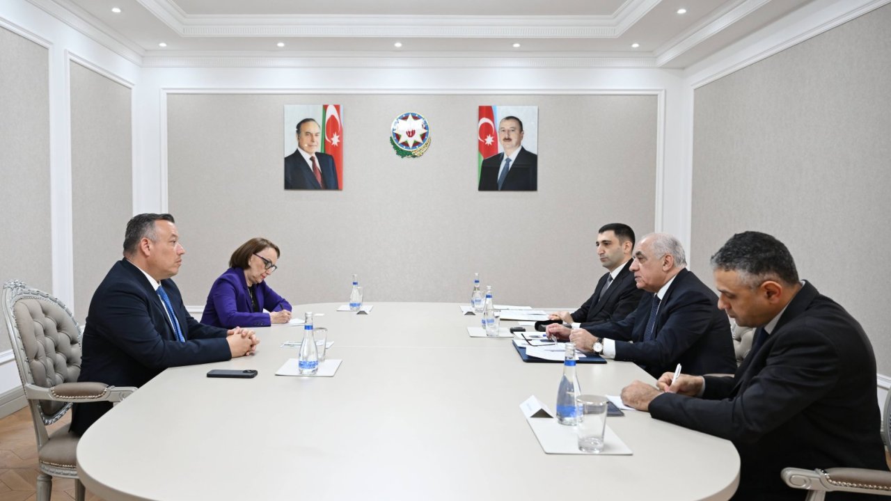 Baş nazir Əli Əsədov Kosta Rikanın Birinci vitse-prezidenti ilə görüşüb