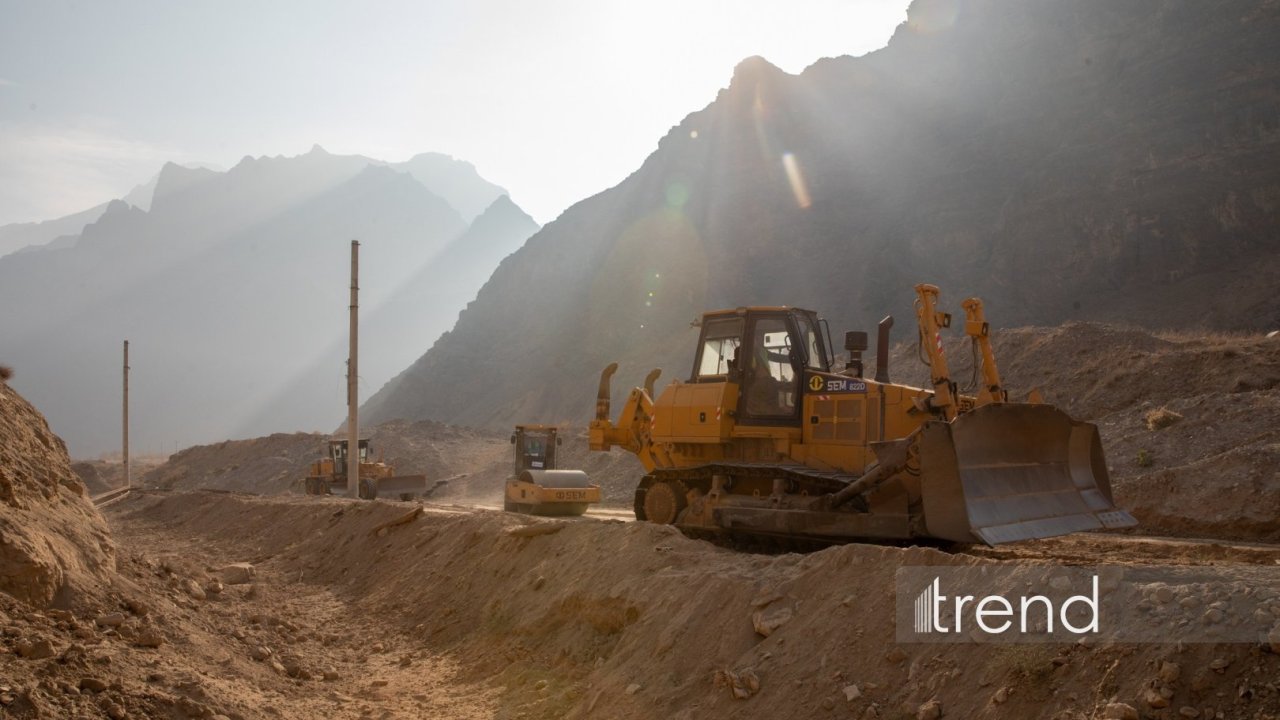 Naxçıvanda dəmir yolu xəttinin yenidən qurulması ilə Türkiyə və Avropa bazarlarına çıxış təmin ediləcək - ADY