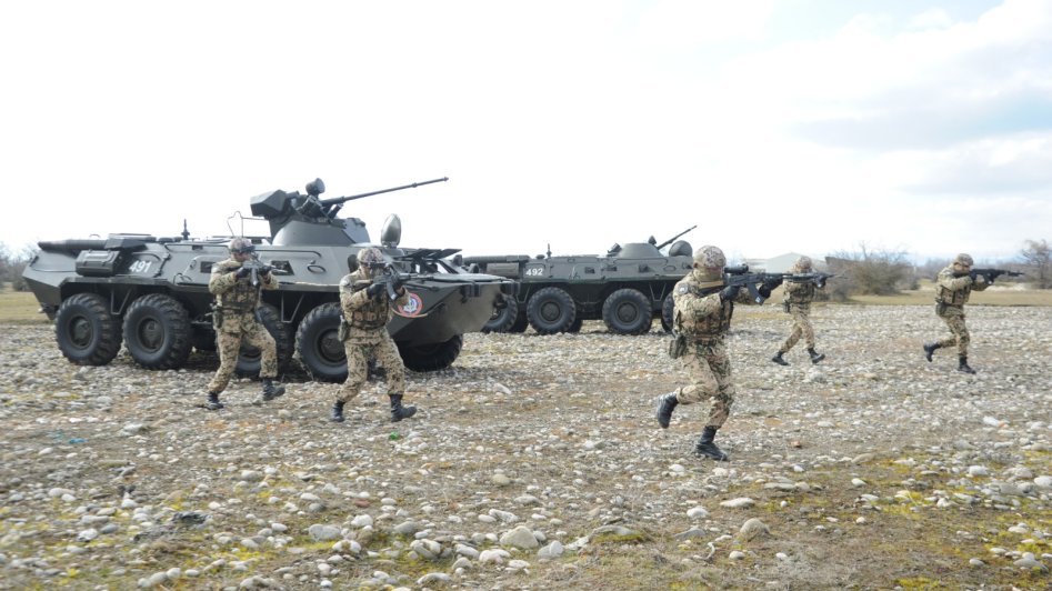 Sabitliyin və əmin-amanlığın keşiyində