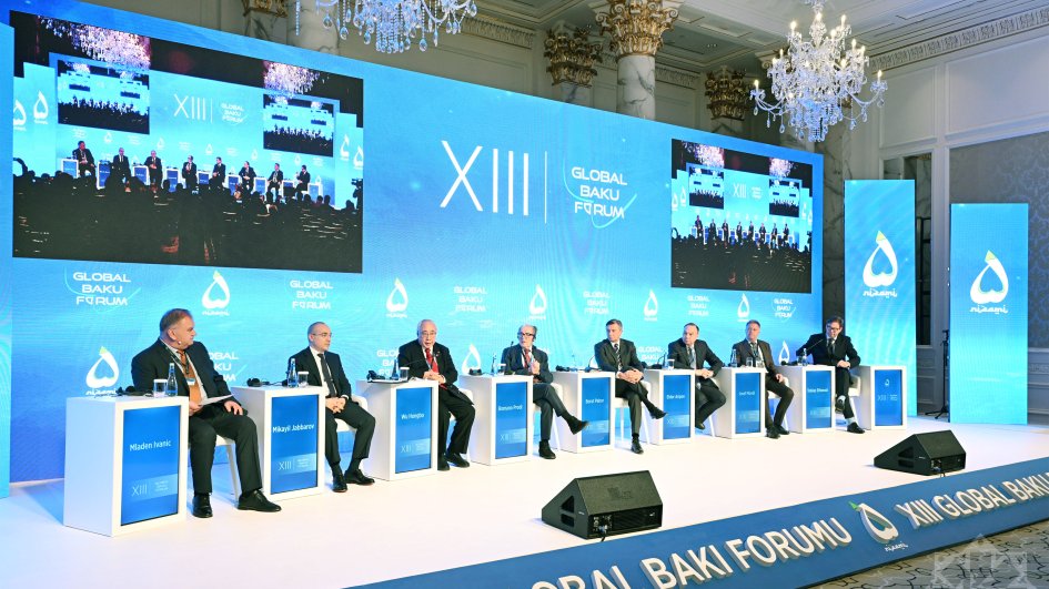 XIII Qlobal Bakı Forumunun ikinci günü: “Çin və Qlobal İdarəetmə Təşəbbüsü”