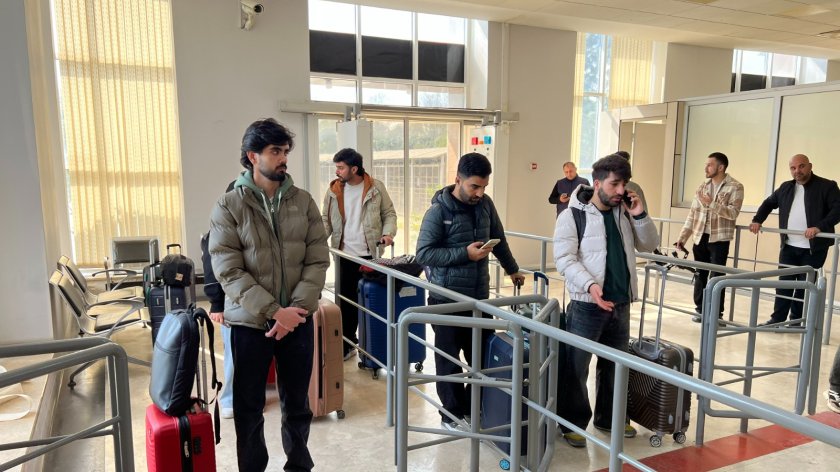 Təxliyə davam edir: 16 hindistanlı tələbə və digər xarici vətəndaşlar Azərbaycana daxil olub