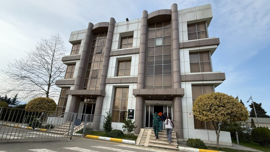 Another evacuation from Iran to Azerbaijan: Six more people cross border