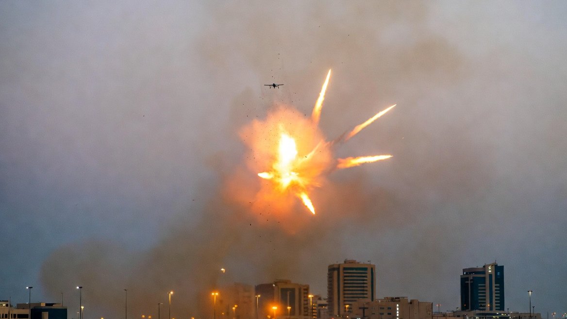 İranda atılan raket Əbu-Dabiyə düşüb - Ölən var (YENİLƏNİB)