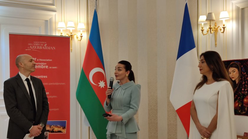 Parisdə Novruz bayramı münasibəti ilə xalça sərgisi açılıb