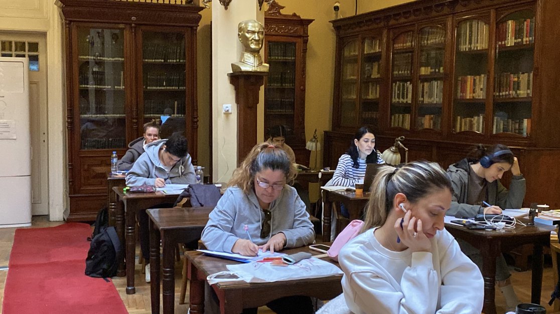 Azərbaycana aid nəşrlər İzmir Milli Kitabxanasına hədiyyə edilib