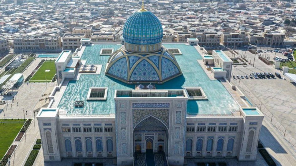 Uzbek President hails active participation of specialists from Azerbaijan and other countries in construction of Islamic Civilization Center