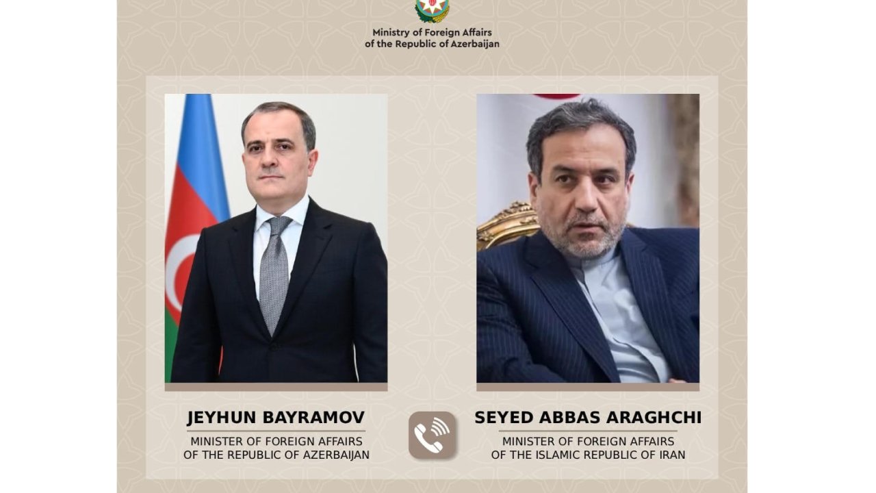 Ceyhun Bayramov iranlı həmkarı ilə regional vəziyyəti müzakirə edib