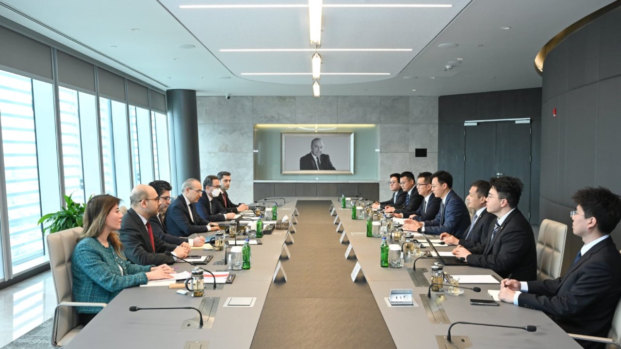 Azərbaycanla Çin şirkəti yeni Günəş elektrik stansiyası layihəsini müzakirə ediblər