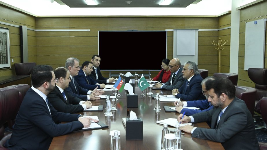 Azerbaijan and Pakistan discuss bilateral relations