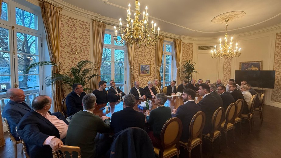 Azerbaijan, France explore opportunities for economic cooperation