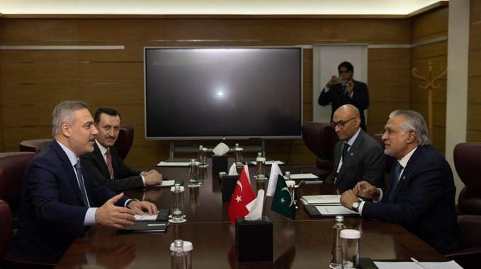 Türkiyə və Pakistan XİN rəhbərləri Ər-Riyadda görüşüblər