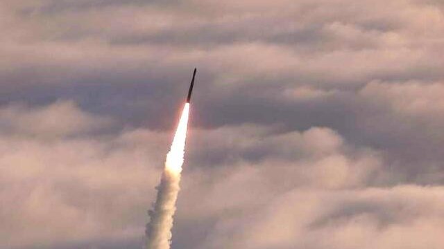 İran ABŞ bazasına raketlər atıb