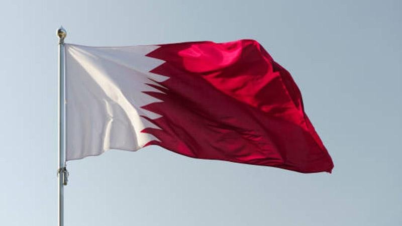 Katar'da askeri helikopter düştü