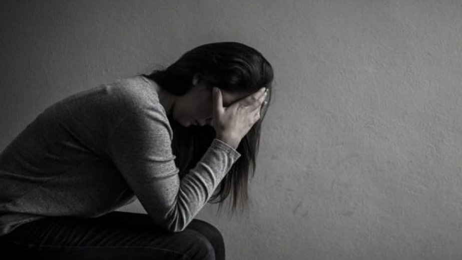 ÜST: Dünyada 350 milyondan çox insan depressiyadan əziyyət çəkir