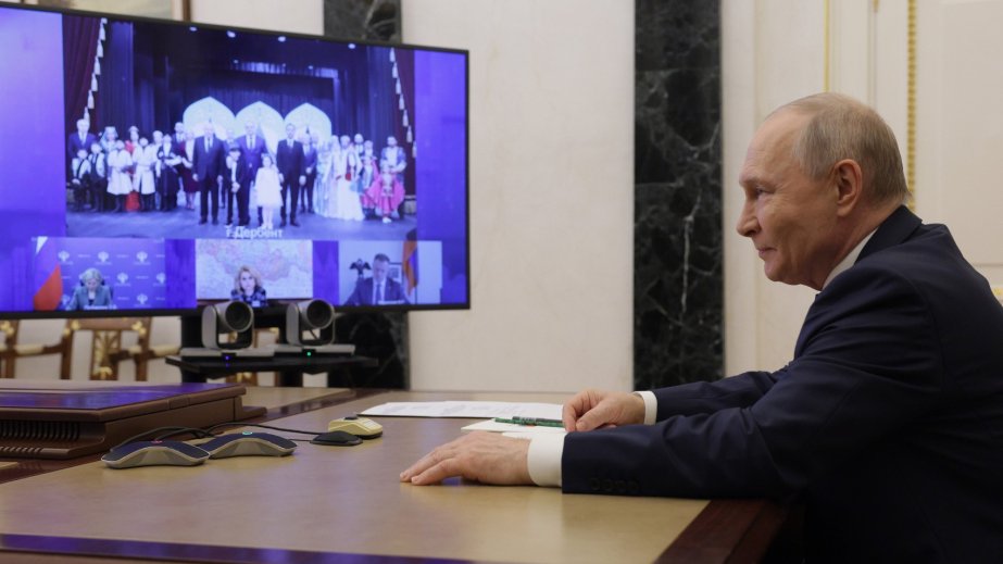 Vladimir Putin inaugurates Azerbaijan Theater in Derbent