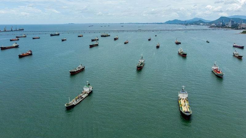 Hindistan'a ait LPG tankerleri Hürmüz Boğazı'ndan geçti