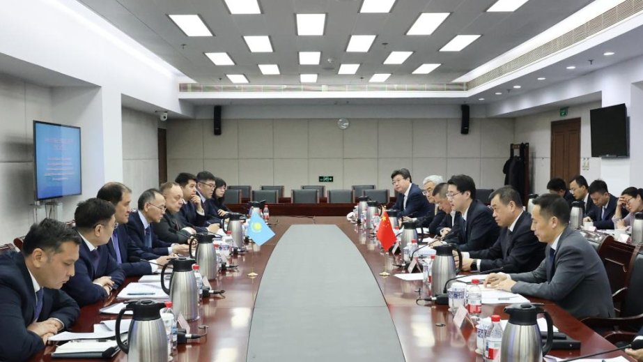 Qazaxıstan və Çin 2029-cu ilədək konteyner tranziti həcmini 3 min qatara çatdırmağı hədəfləyir