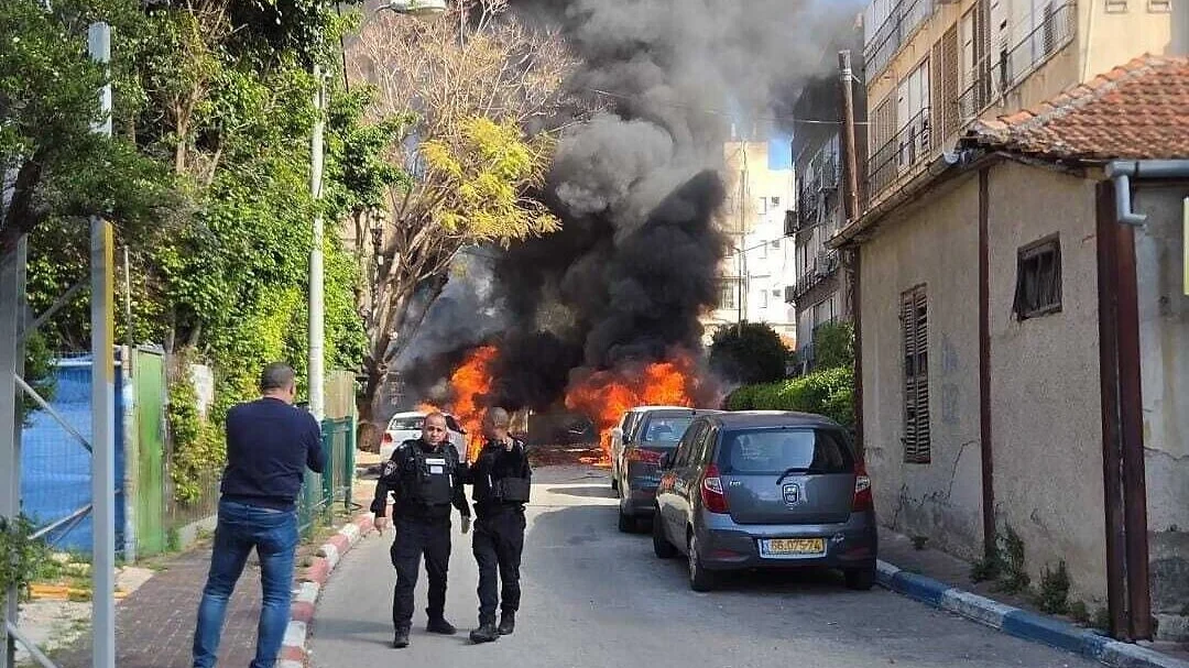 İran İsrailin mərkəzinə ballistik raketlərlə hücum edib