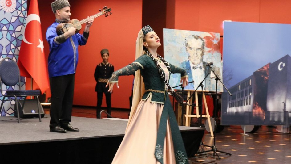 Türk dünyasının milli-mədəni irsi Berlində təbliğ olunub