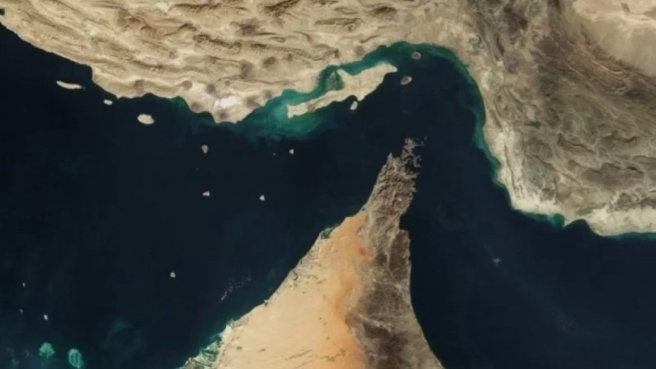 Media: Yaxın Şərqdə Hörmüz boğazından yan keçəcək boru kəmərlərinin tikintisi müzakirə edilir