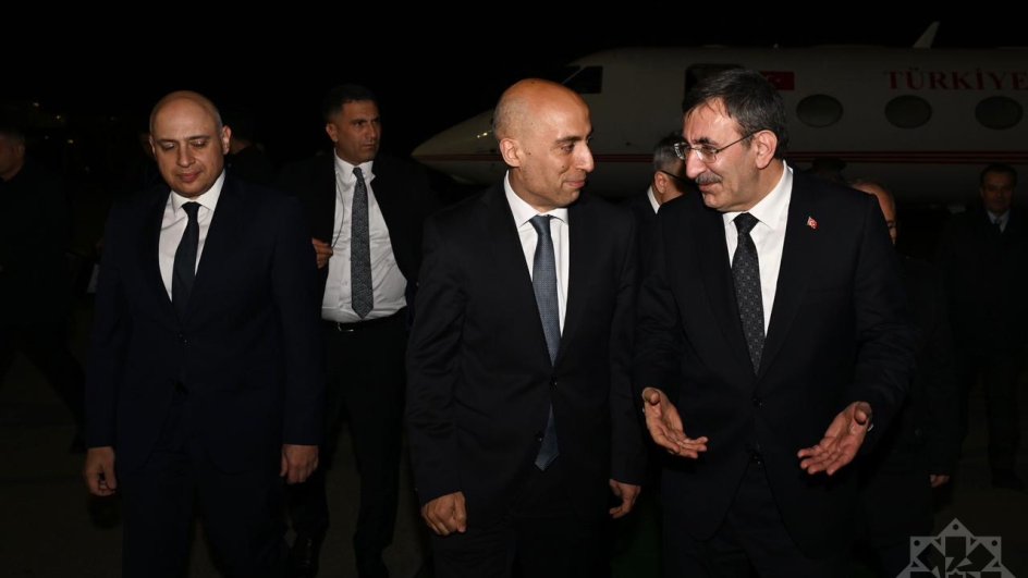 Türkiyənin vitse-prezidenti Azərbaycana səfərə gəlib