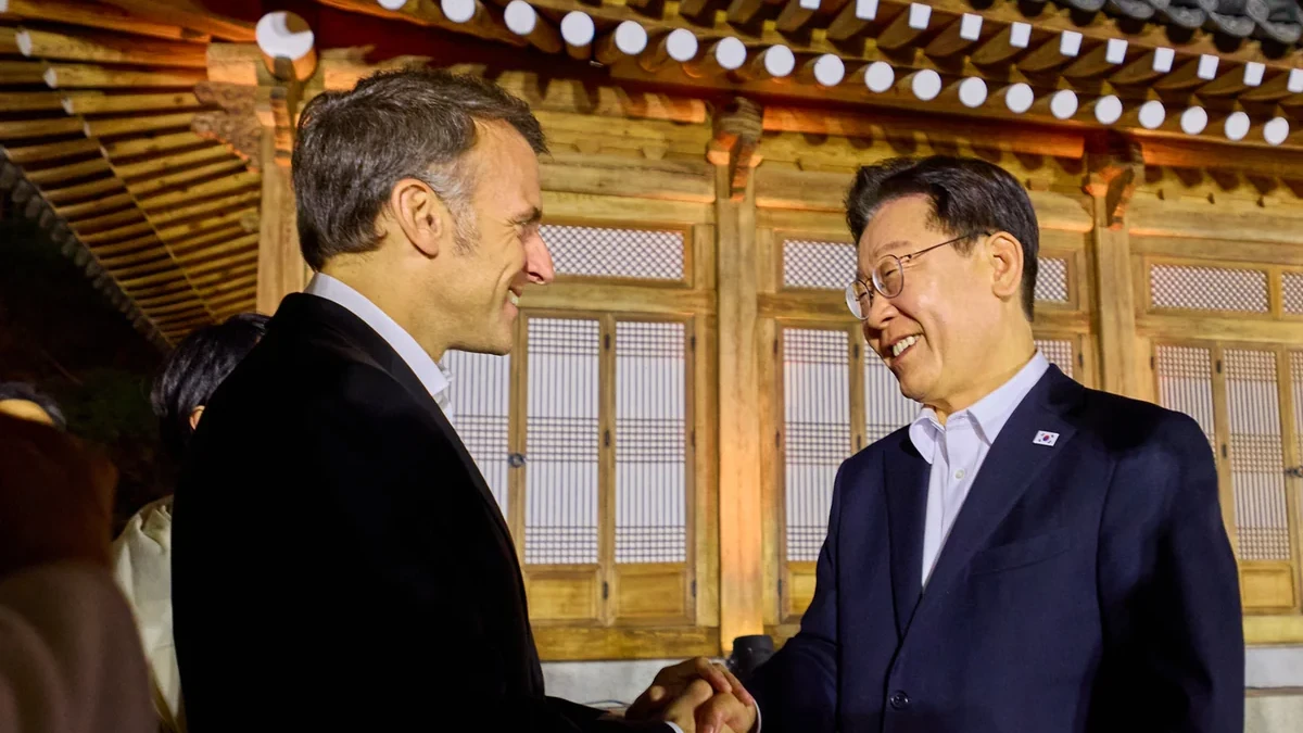 Macron, South Korean president agree to cooperate on safe passage via Strait of Hormuz