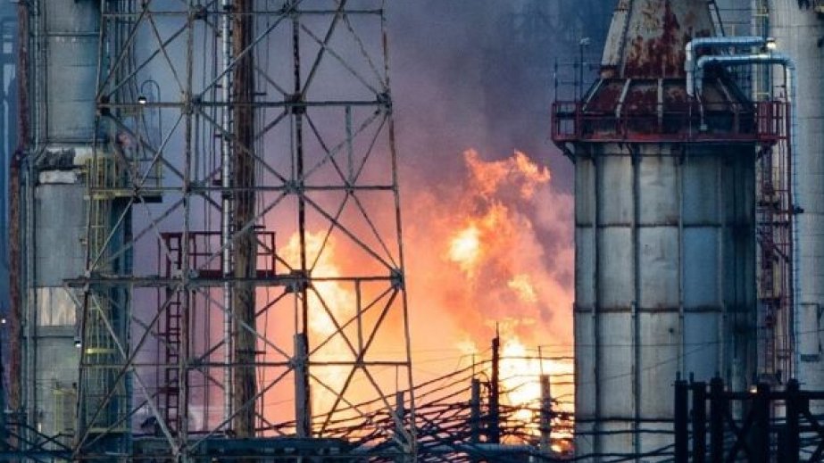 Yaxın Şərqdə növbəti qaz emalı zavodu fəaliyyətini dayandırıb